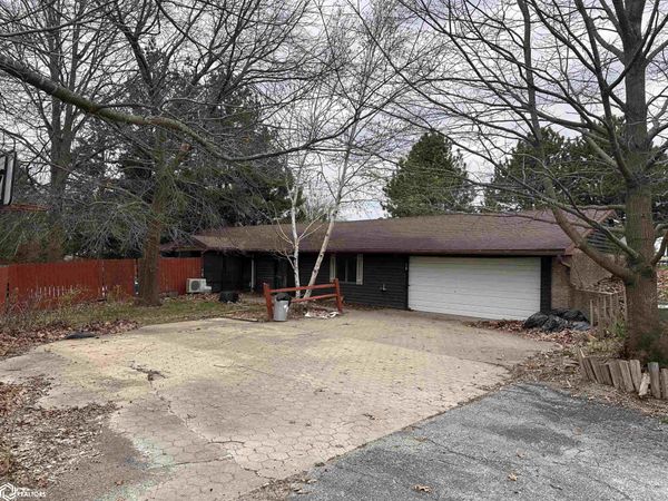 2593 Garrels Drive, New London, IA 52645