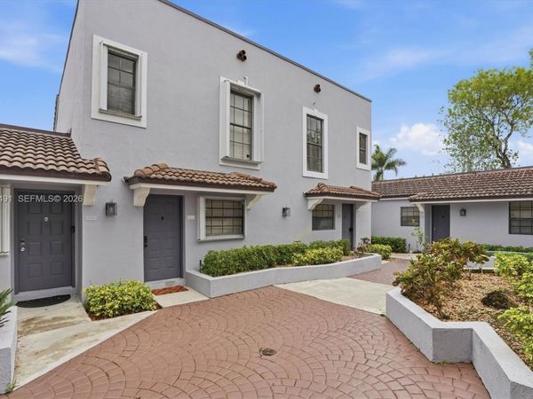 11719 NW 11th St , Pembroke Pines, FL 33026