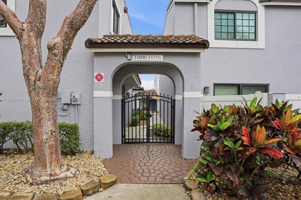 11719 NW 11th St, Pembroke Pines, FL 33026 Photo