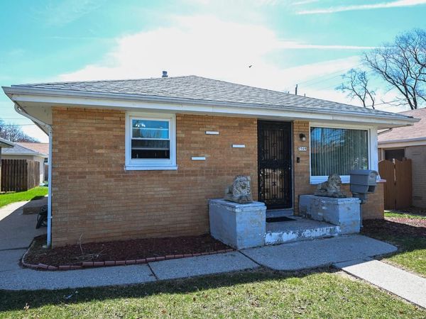 7509 W Carmen AVENUE, Milwaukee, WI 53218