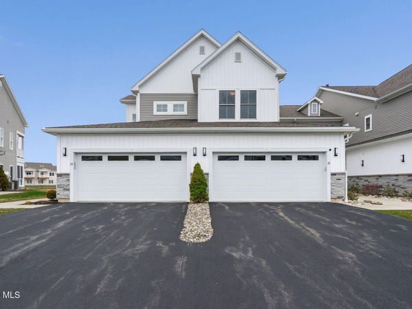 39 Wardley Circle, Cohoes, NY 12047