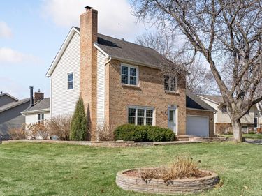 4015 Cottonwood Lane N, Plymouth, MN 55441