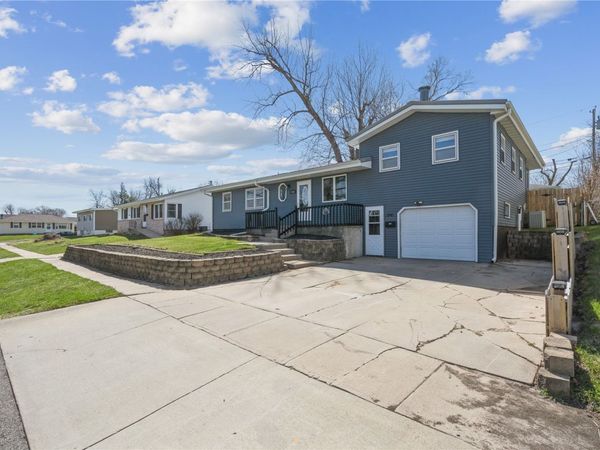 2545 23rd Ave, Marion, IA 52302