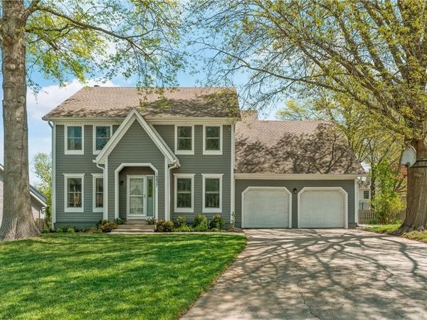 14827 S Navaho Drive, Olathe, KS 66062