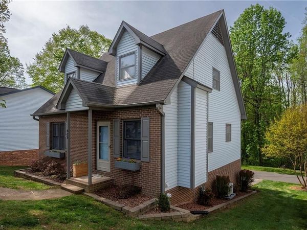 620 Lantern Ridge Drive , Winston-Salem, NC 27104