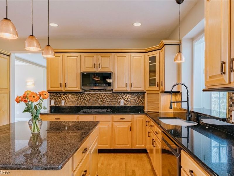 28495 Blue Pond Trail, Solon, OH 44139 Photo 10