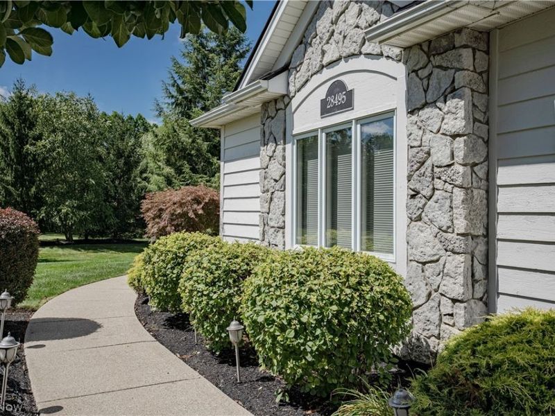 28495 Blue Pond Trail, Solon, OH 44139 Photo 6