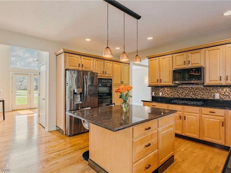 28495 Blue Pond Trail, Solon, OH 44139 Photo 9