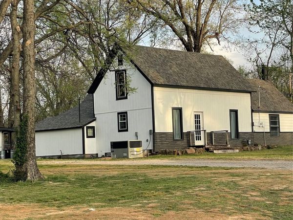 1501 E Cherokee Street , Wagoner, OK 74467