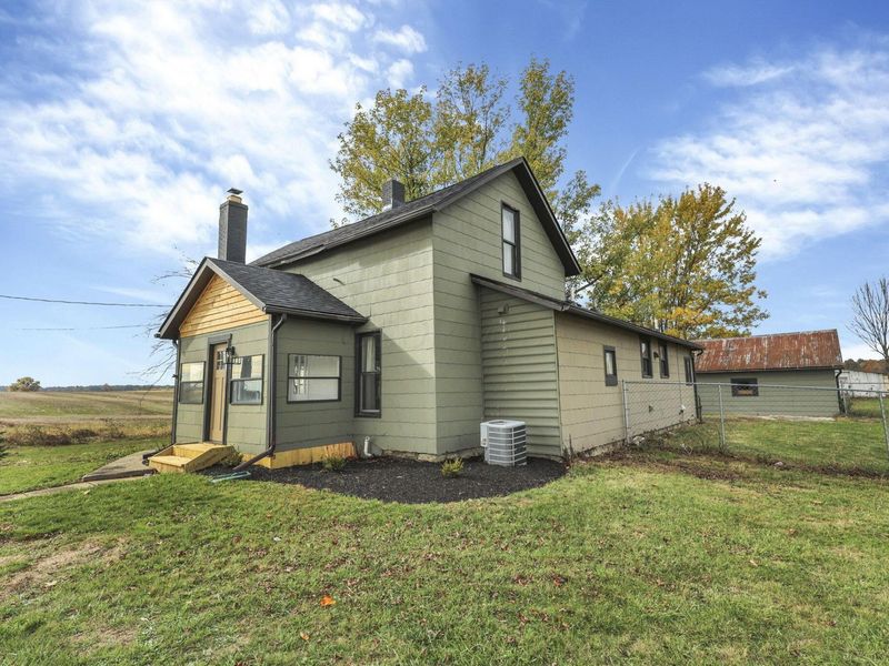 1456 Hazelton-Etna Road SW, Pataskala, OH 43062 Photo 2