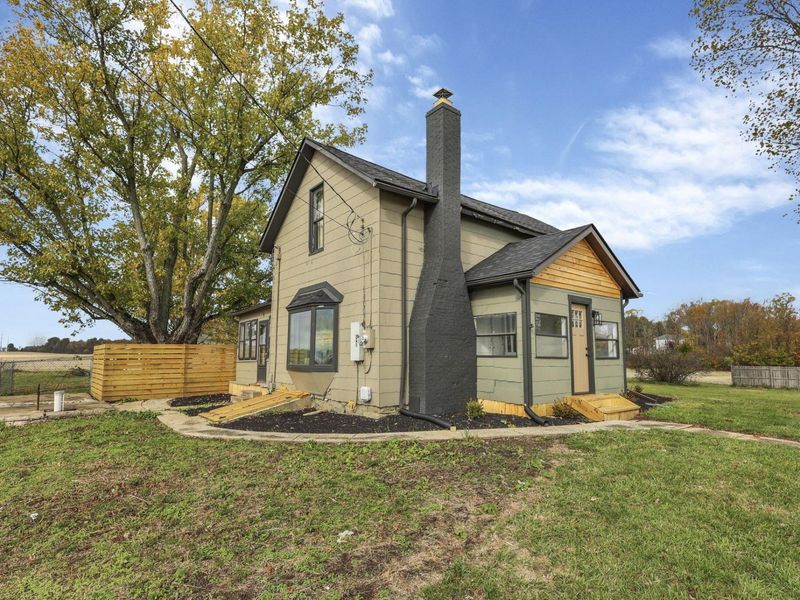 1456 Hazelton-Etna Road SW, Pataskala, OH 43062 Photo 3