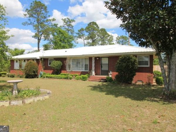 1749 Us Highway 1 N, Alma, GA 31510