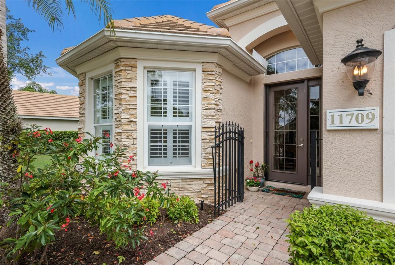 11709 Strandhill Court, Lakewood Ranch, FL 34202 Photo