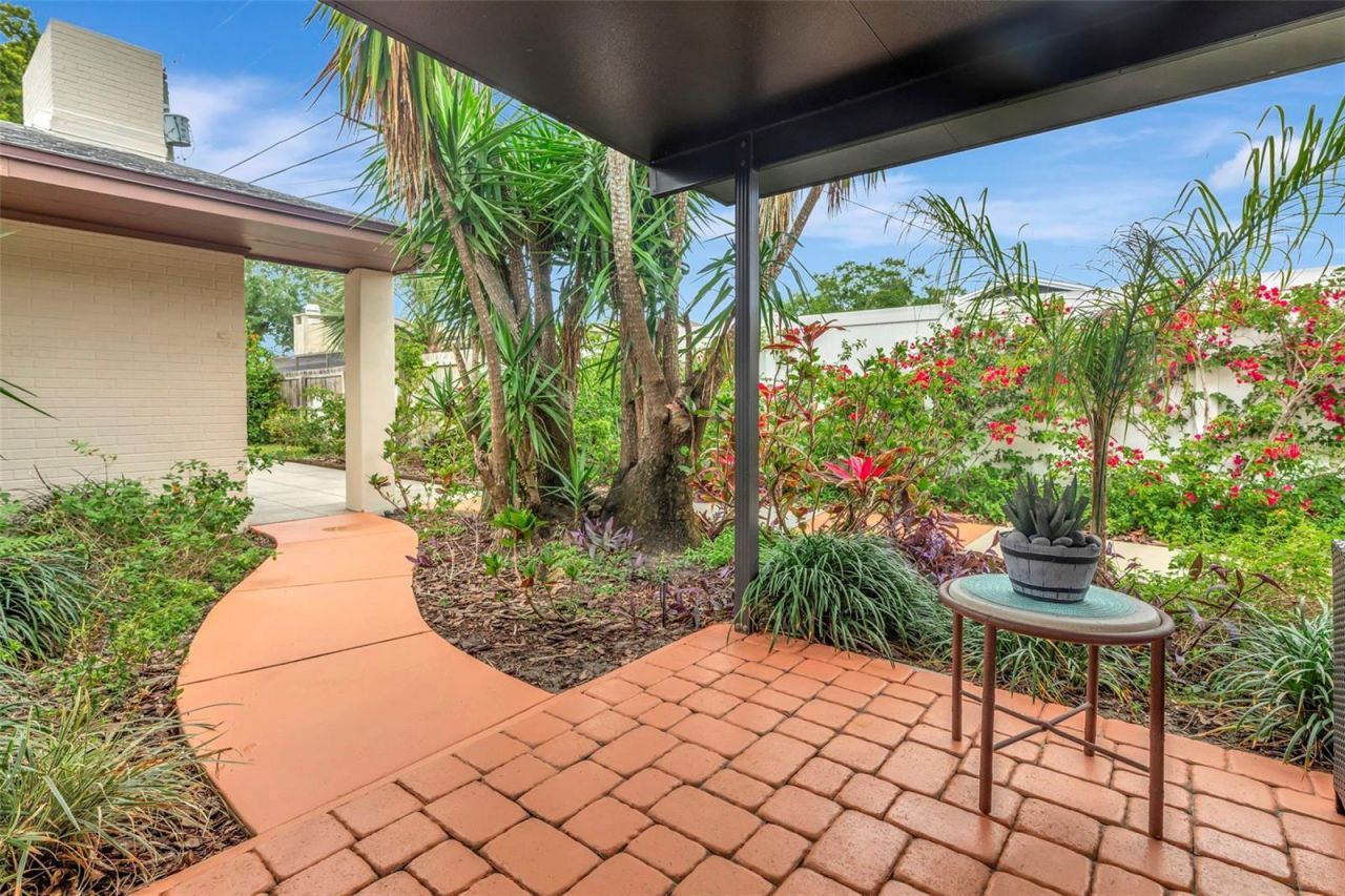 8233 Forest Circle, Seminole, FL 33776 Photo