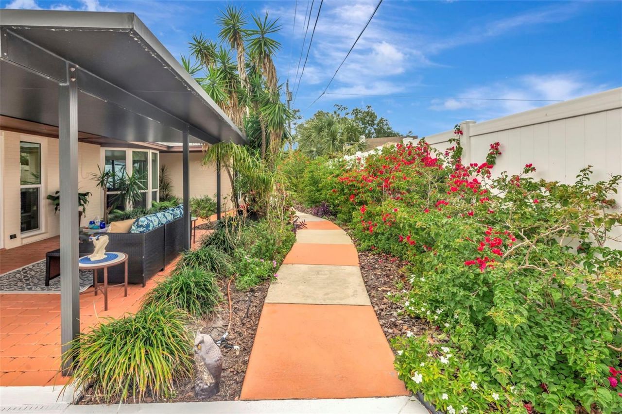 8233 Forest Circle, Seminole, FL 33776 Photo