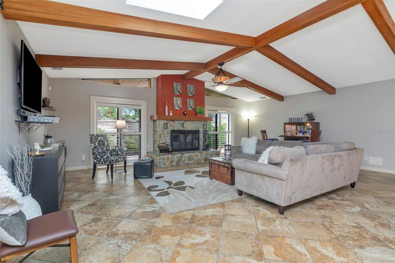 8233 Forest Circle, Seminole, FL 33776 Photo