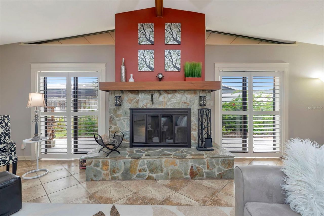 8233 Forest Circle, Seminole, FL 33776 Photo