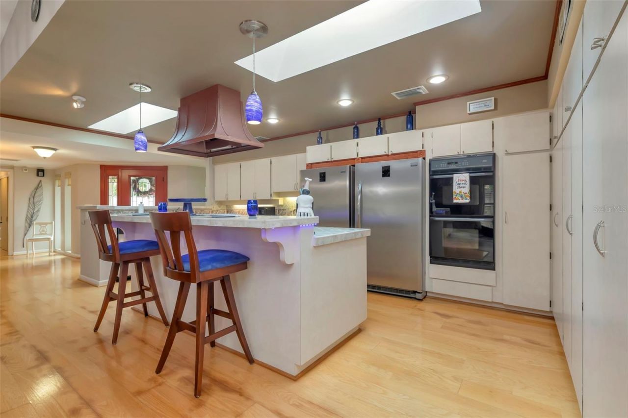 8233 Forest Circle, Seminole, FL 33776 Photo