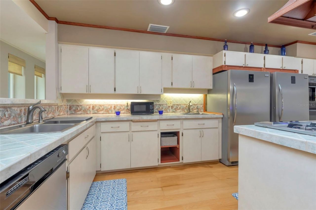 8233 Forest Circle, Seminole, FL 33776 Photo