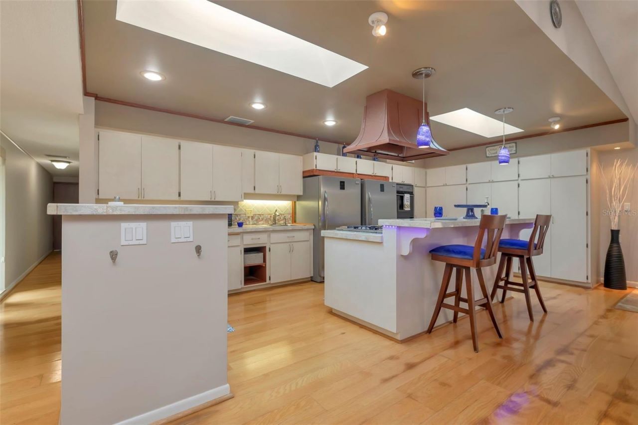 8233 Forest Circle, Seminole, FL 33776 Photo