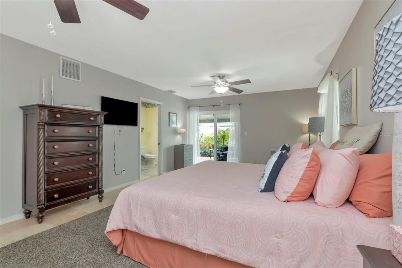 8233 Forest Circle, Seminole, FL 33776 Photo