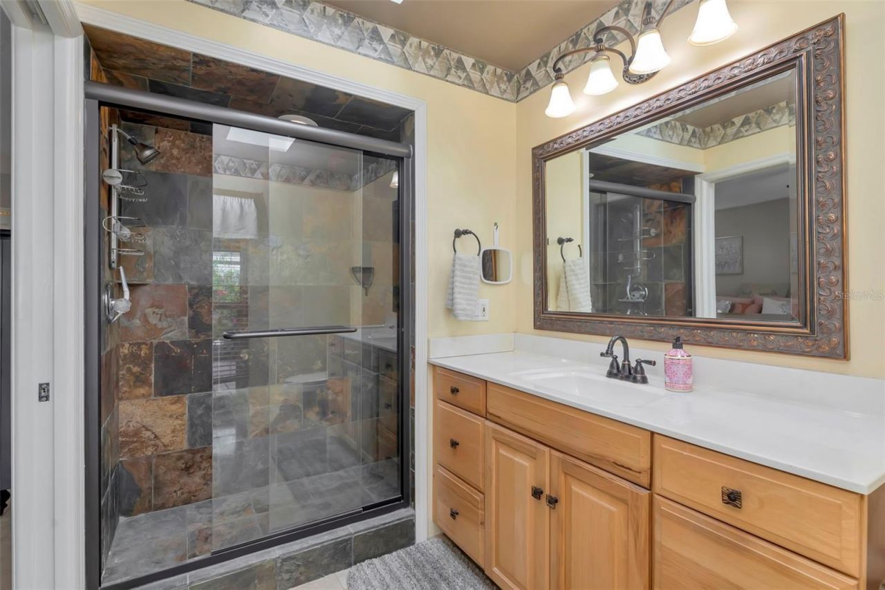 8233 Forest Circle, Seminole, FL 33776 Photo