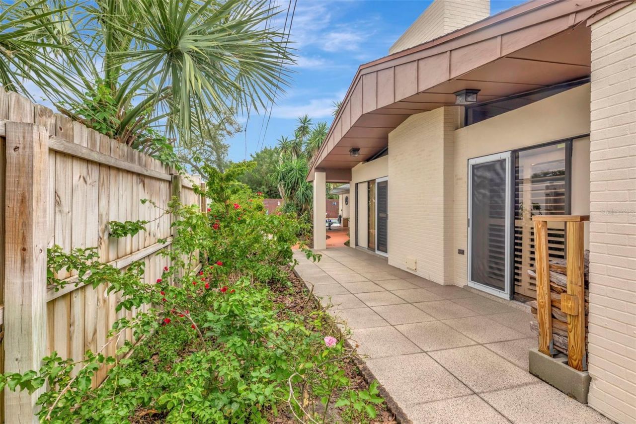 8233 Forest Circle, Seminole, FL 33776 Photo