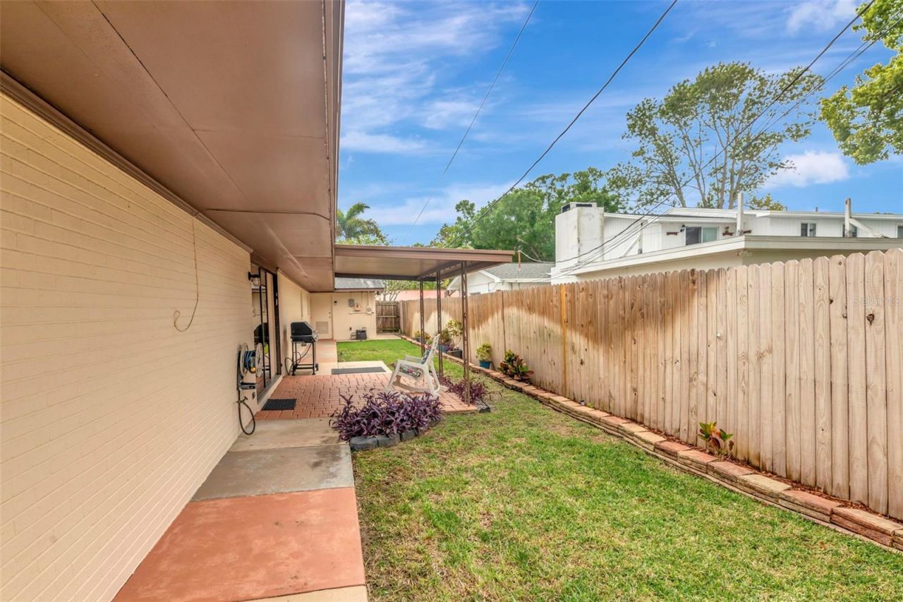 8233 Forest Circle, Seminole, FL 33776 Photo