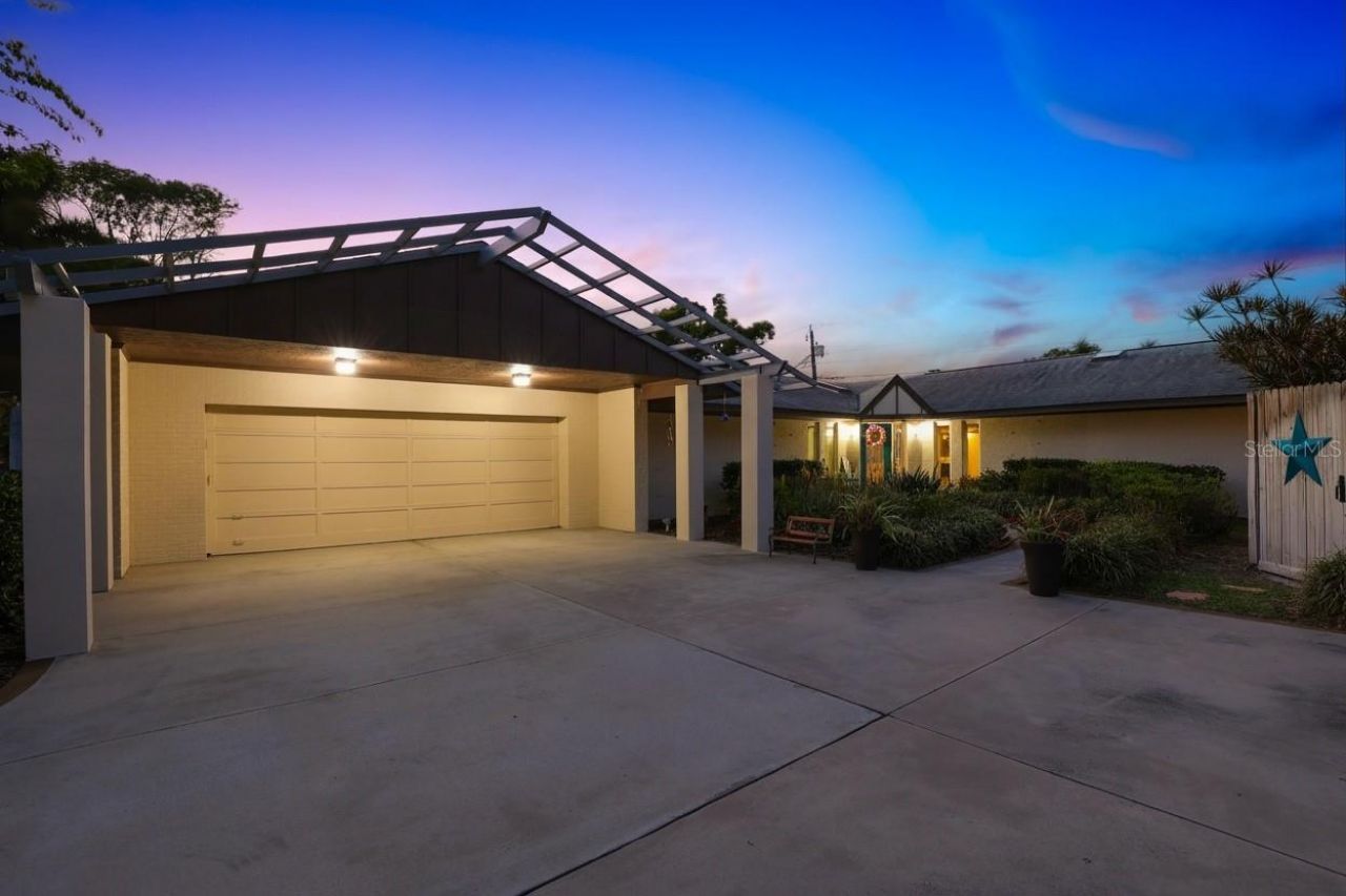 8233 Forest Circle, Seminole, FL 33776 Photo