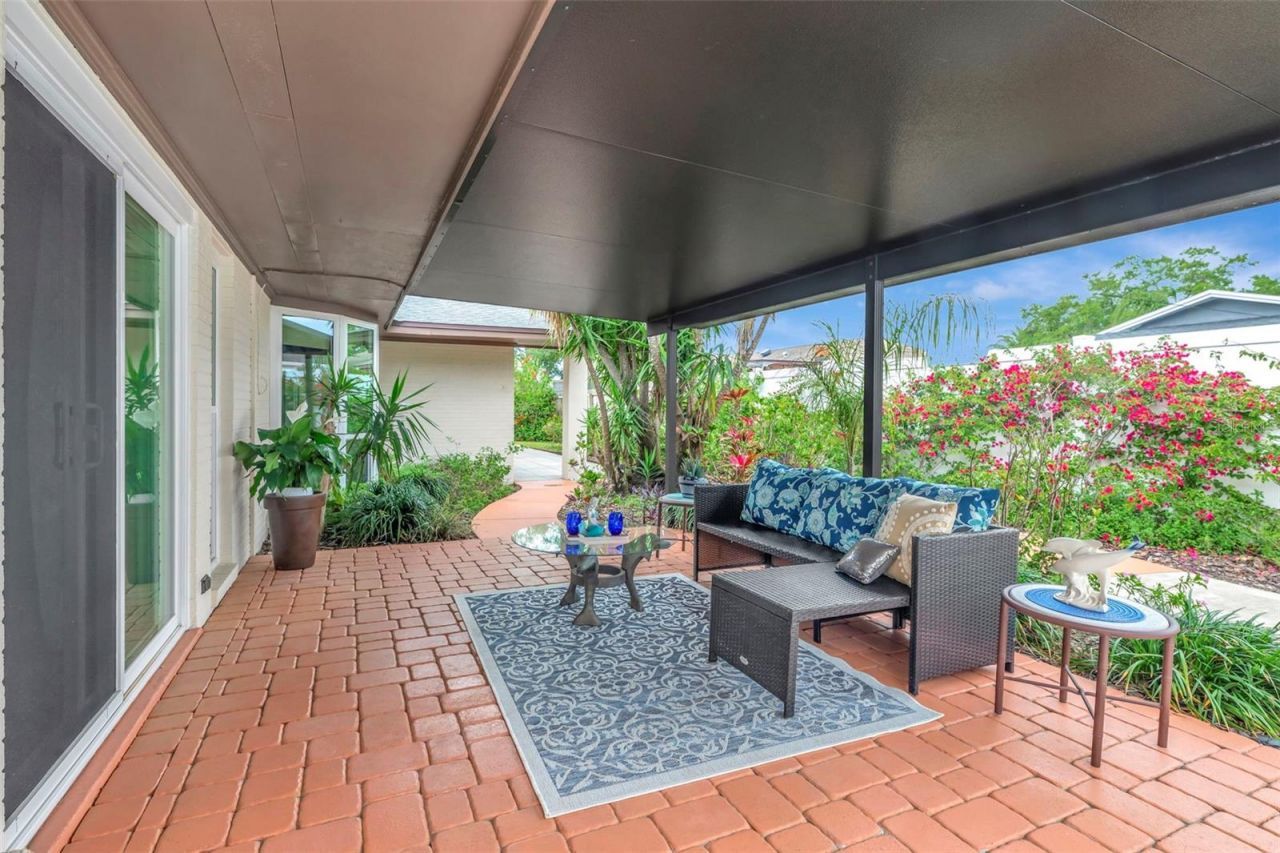 8233 Forest Circle, Seminole, FL 33776 Photo