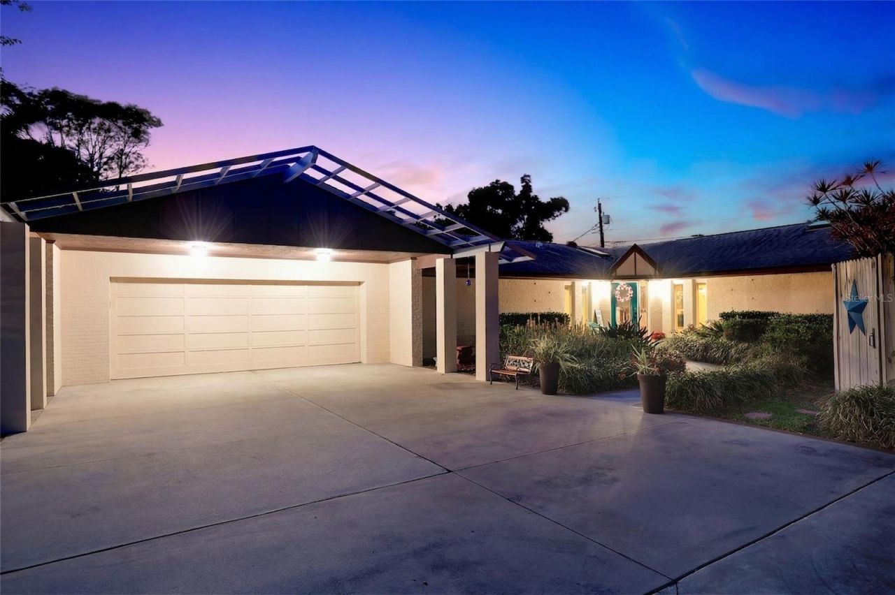 8233 Forest Circle, Seminole, FL 33776 Photo