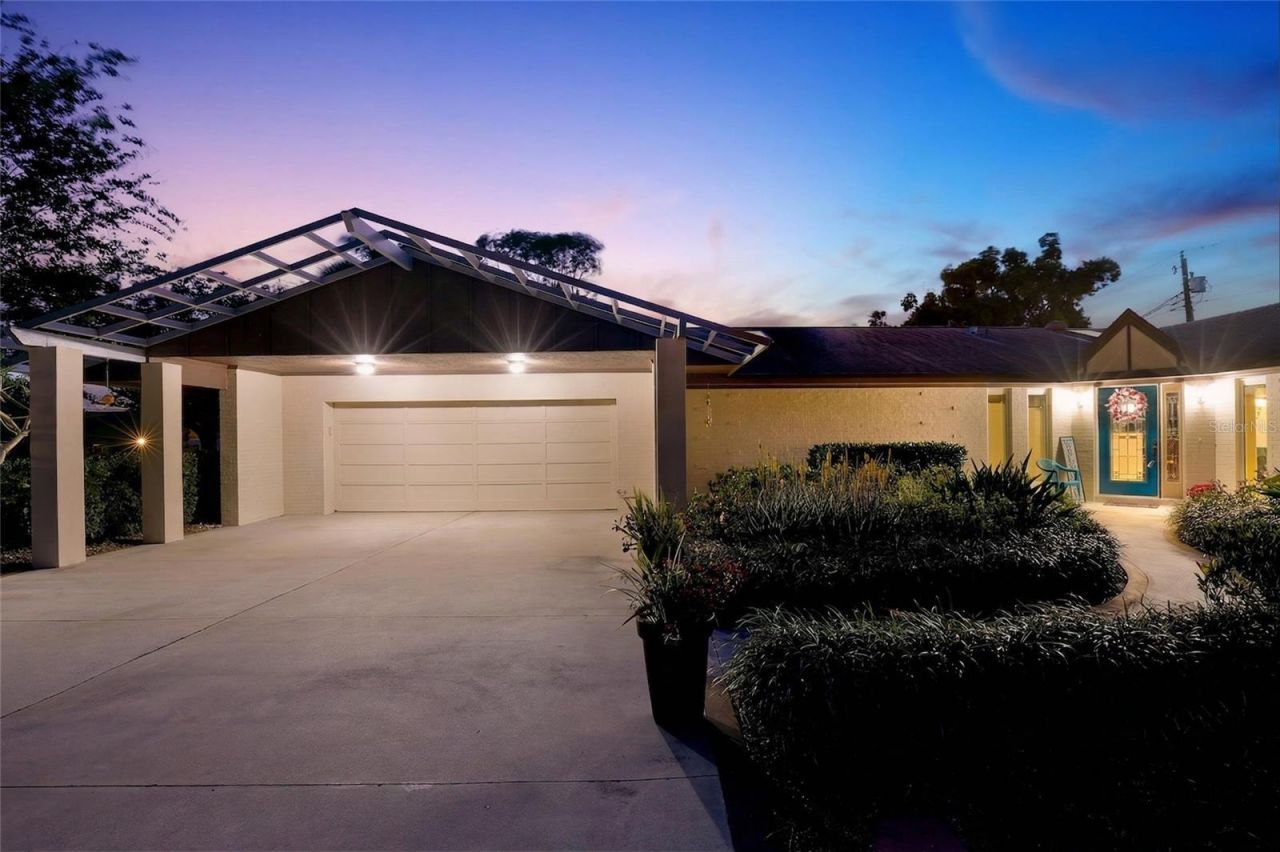 8233 Forest Circle, Seminole, FL 33776 Photo