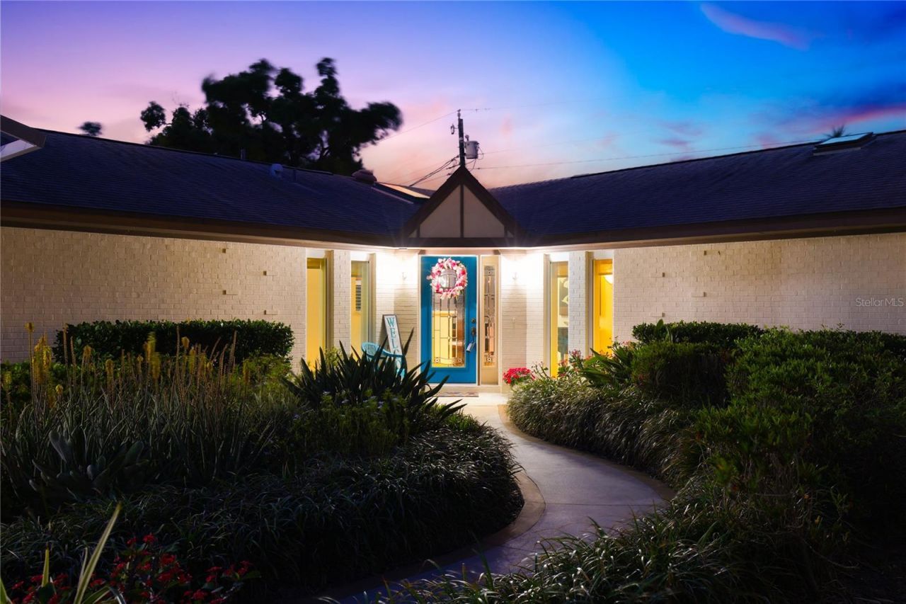 8233 Forest Circle, Seminole, FL 33776 Photo