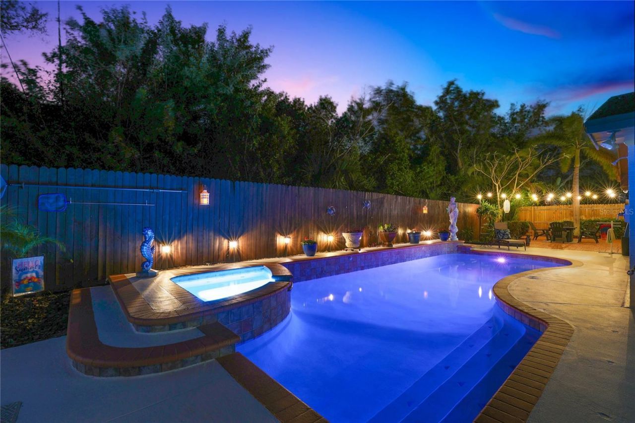 8233 Forest Circle, Seminole, FL 33776 Photo