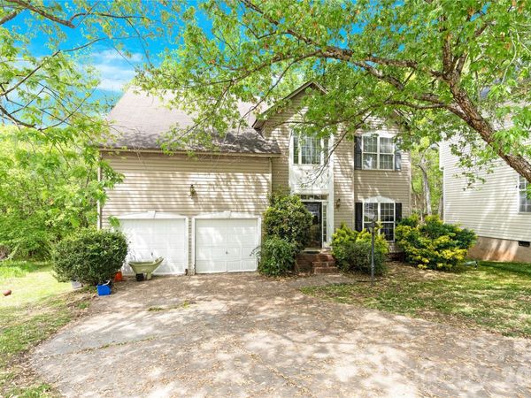 2536 Thornfield Road , Charlotte, NC 28273