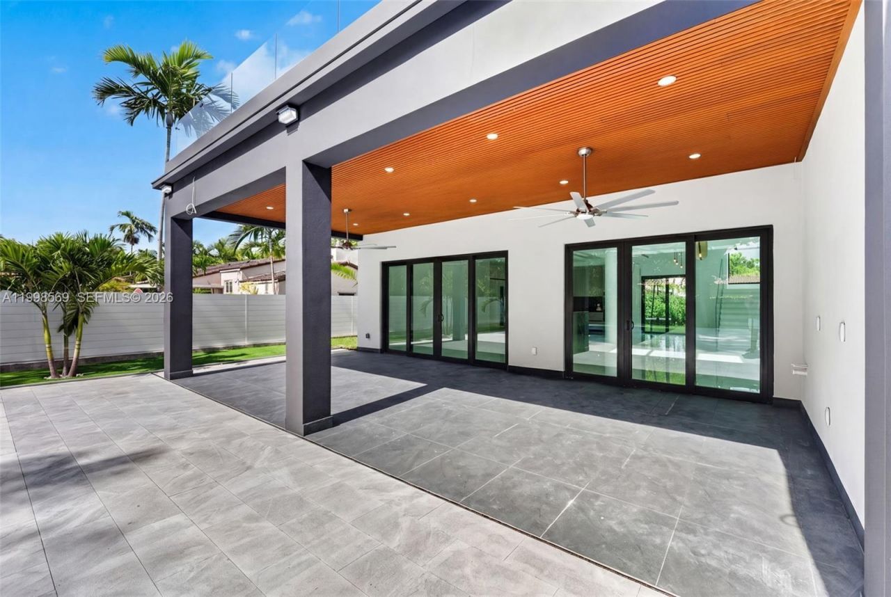 9833 N Miami Ave, Miami Shores, FL 33150 Photo