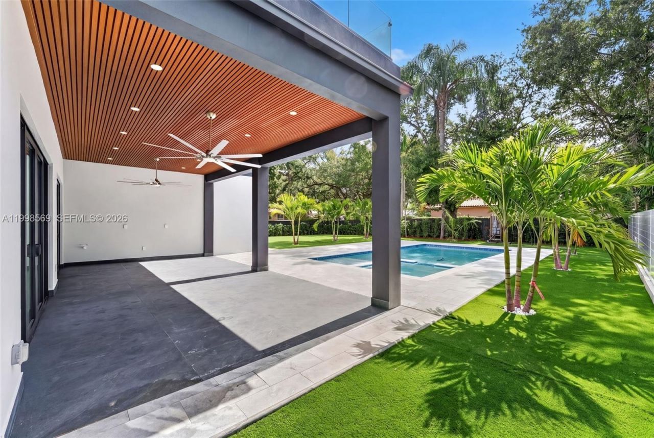 9833 N Miami Ave, Miami Shores, FL 33150 Photo