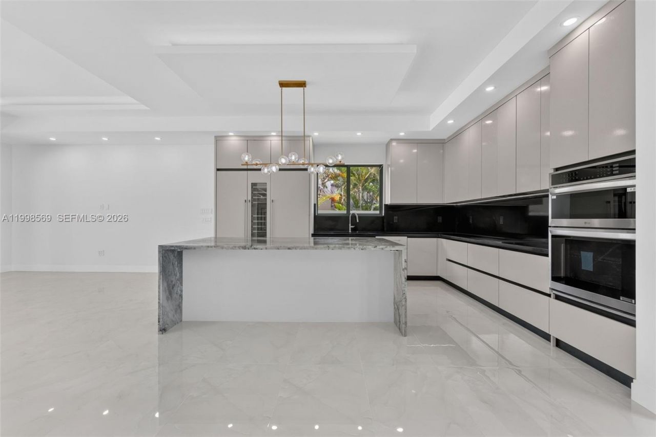 9833 N Miami Ave, Miami Shores, FL 33150 Photo