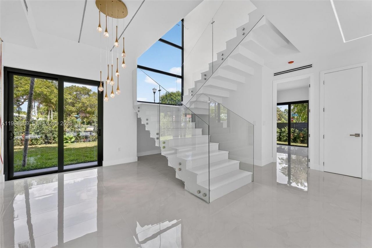 9833 N Miami Ave, Miami Shores, FL 33150 Photo