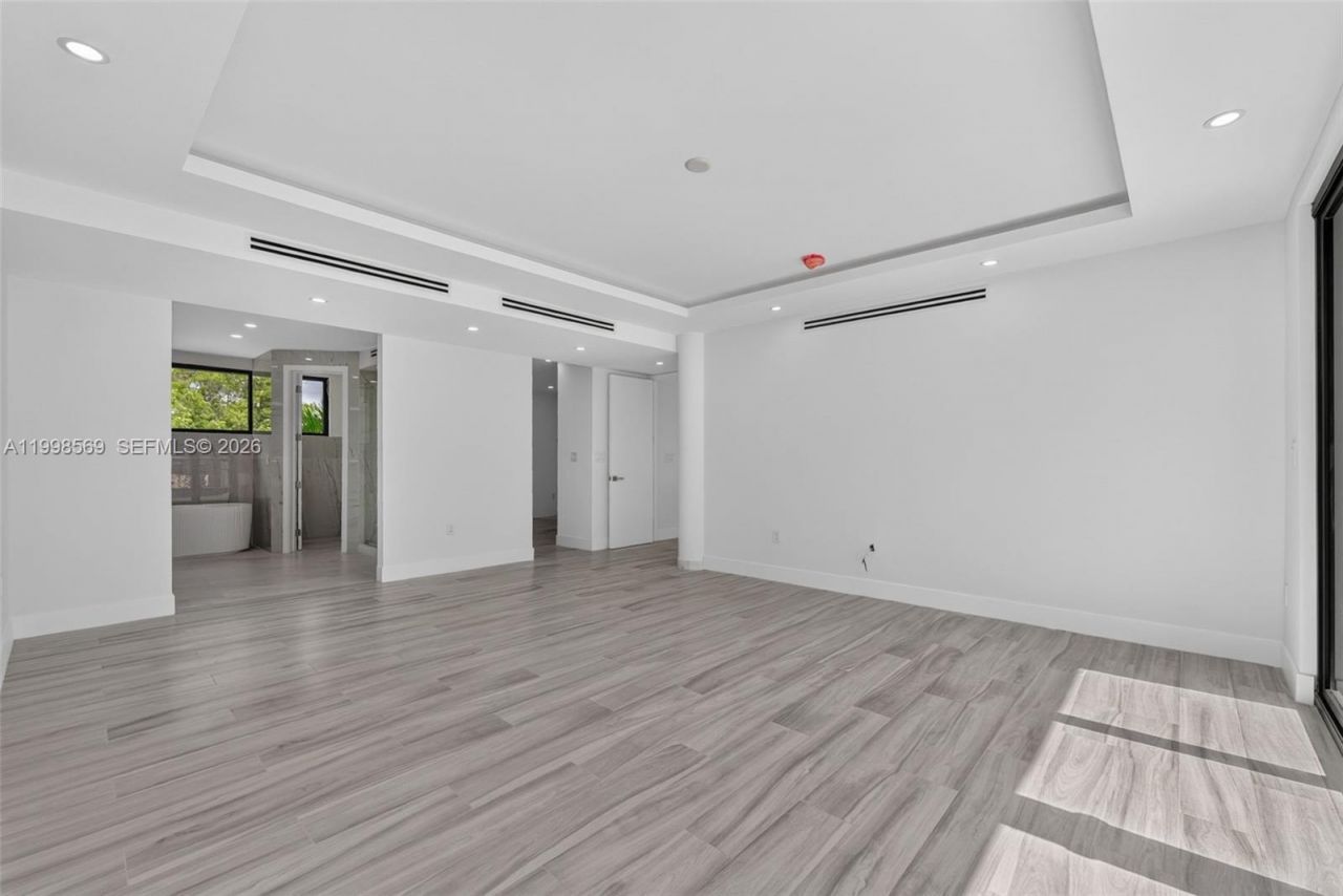 9833 N Miami Ave, Miami Shores, FL 33150 Photo