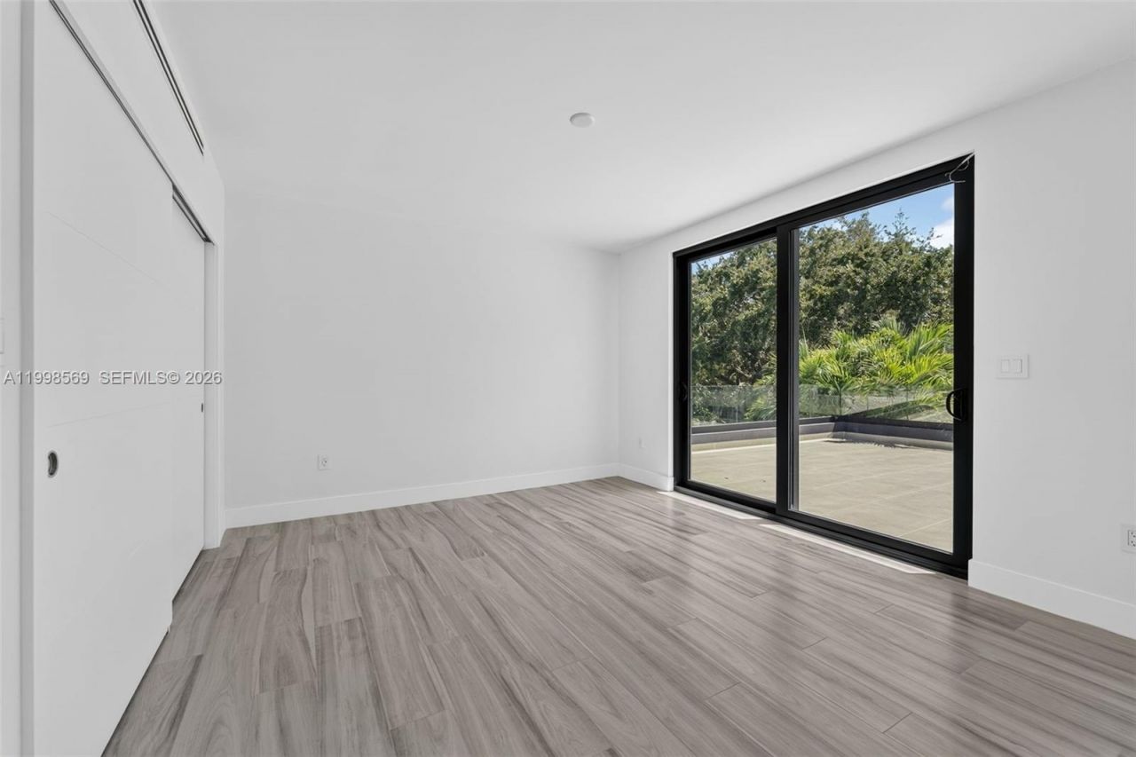 9833 N Miami Ave, Miami Shores, FL 33150 Photo