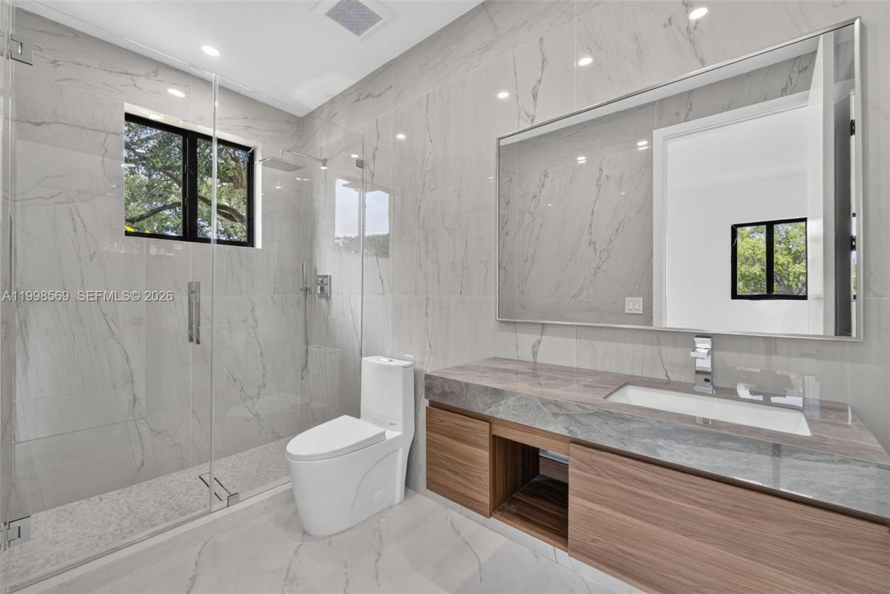 9833 N Miami Ave, Miami Shores, FL 33150 Photo