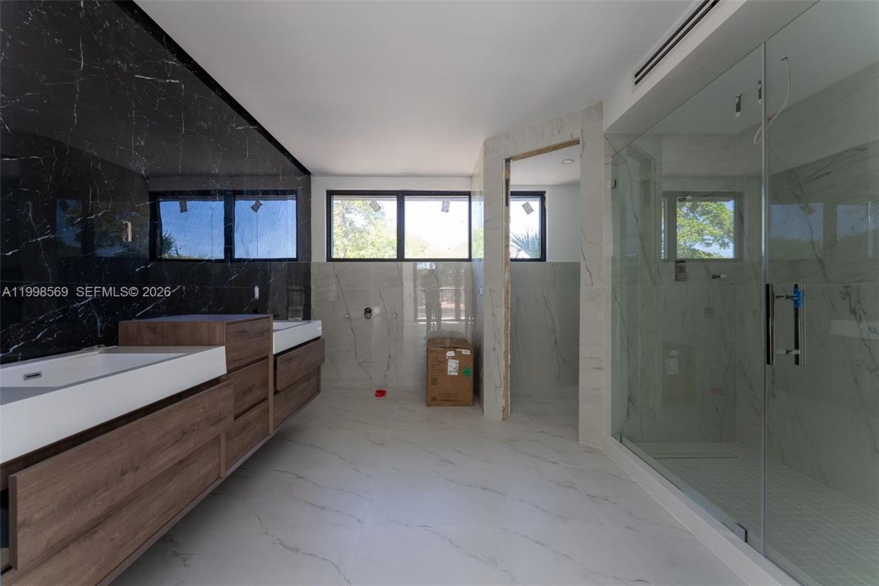 9833 N Miami Ave, Miami Shores, FL 33150 Photo