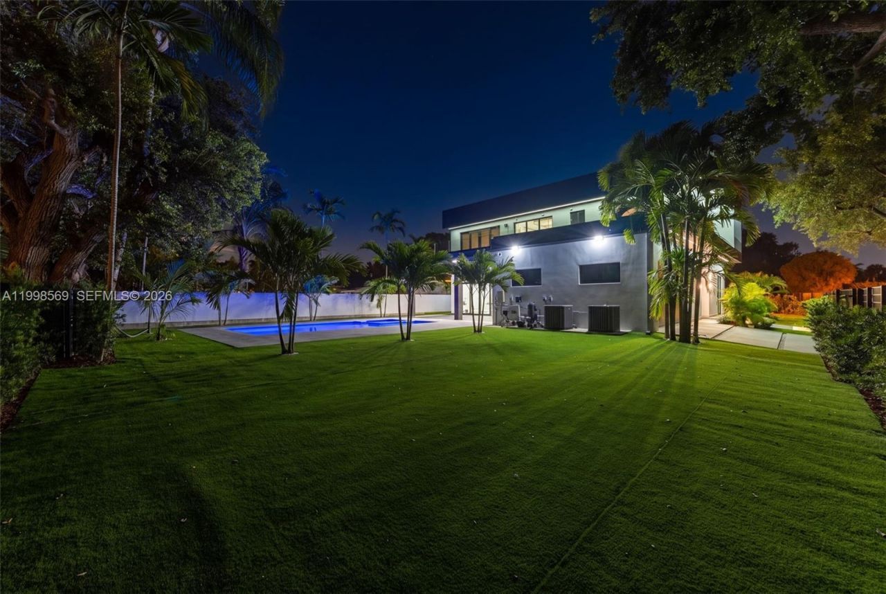 9833 N Miami Ave, Miami Shores, FL 33150 Photo