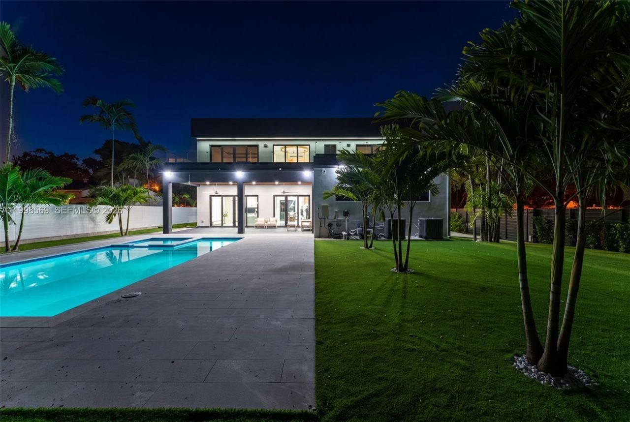9833 N Miami Ave, Miami Shores, FL 33150 Photo