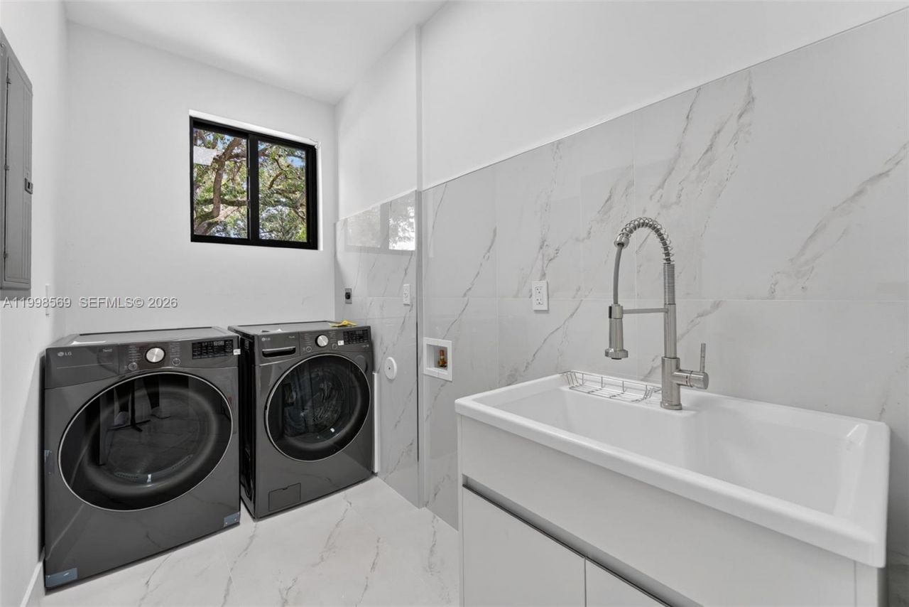 9833 N Miami Ave, Miami Shores, FL 33150 Photo