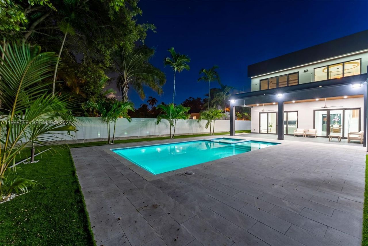 9833 N Miami Ave, Miami Shores, FL 33150 Photo