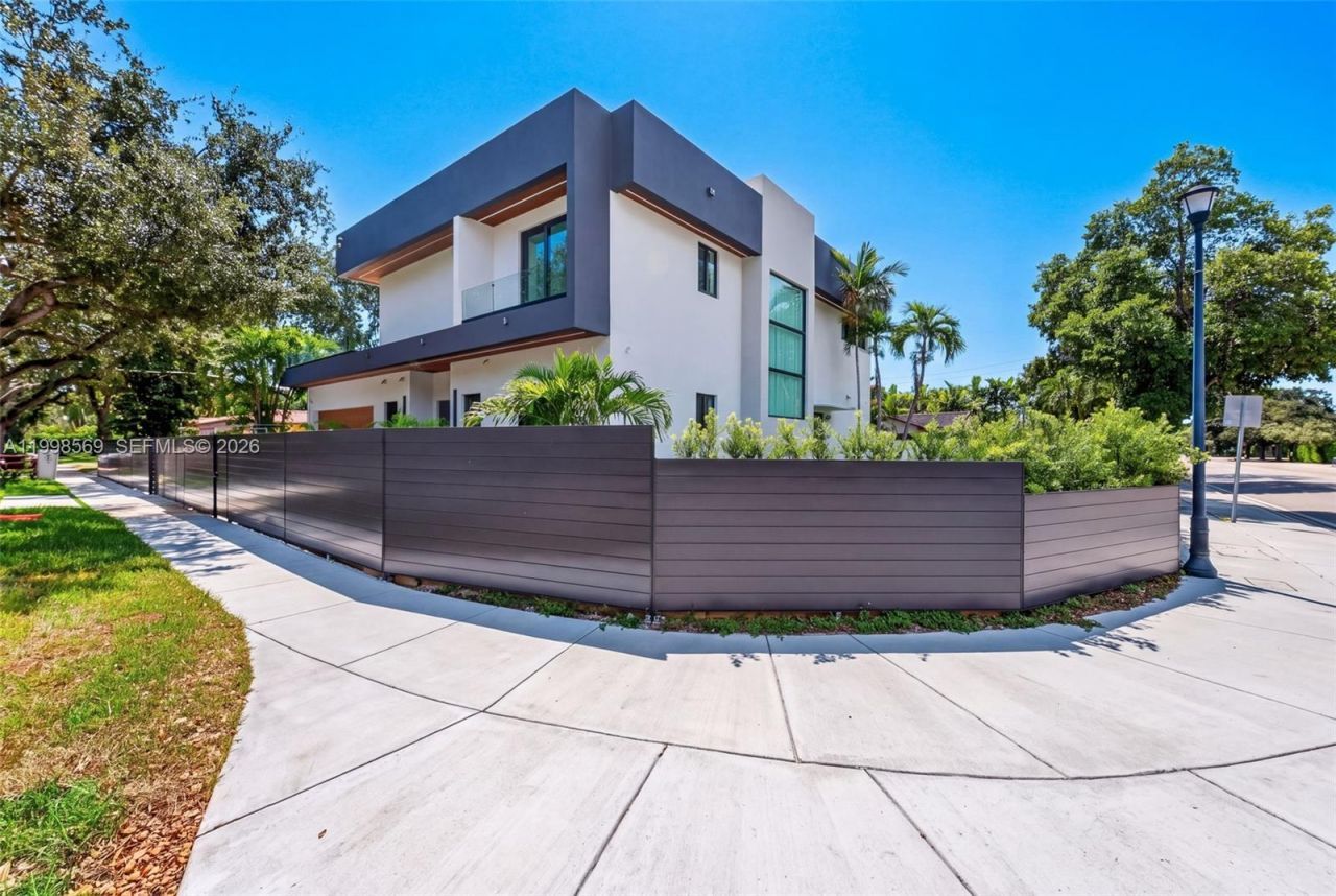 9833 N Miami Ave, Miami Shores, FL 33150 Photo