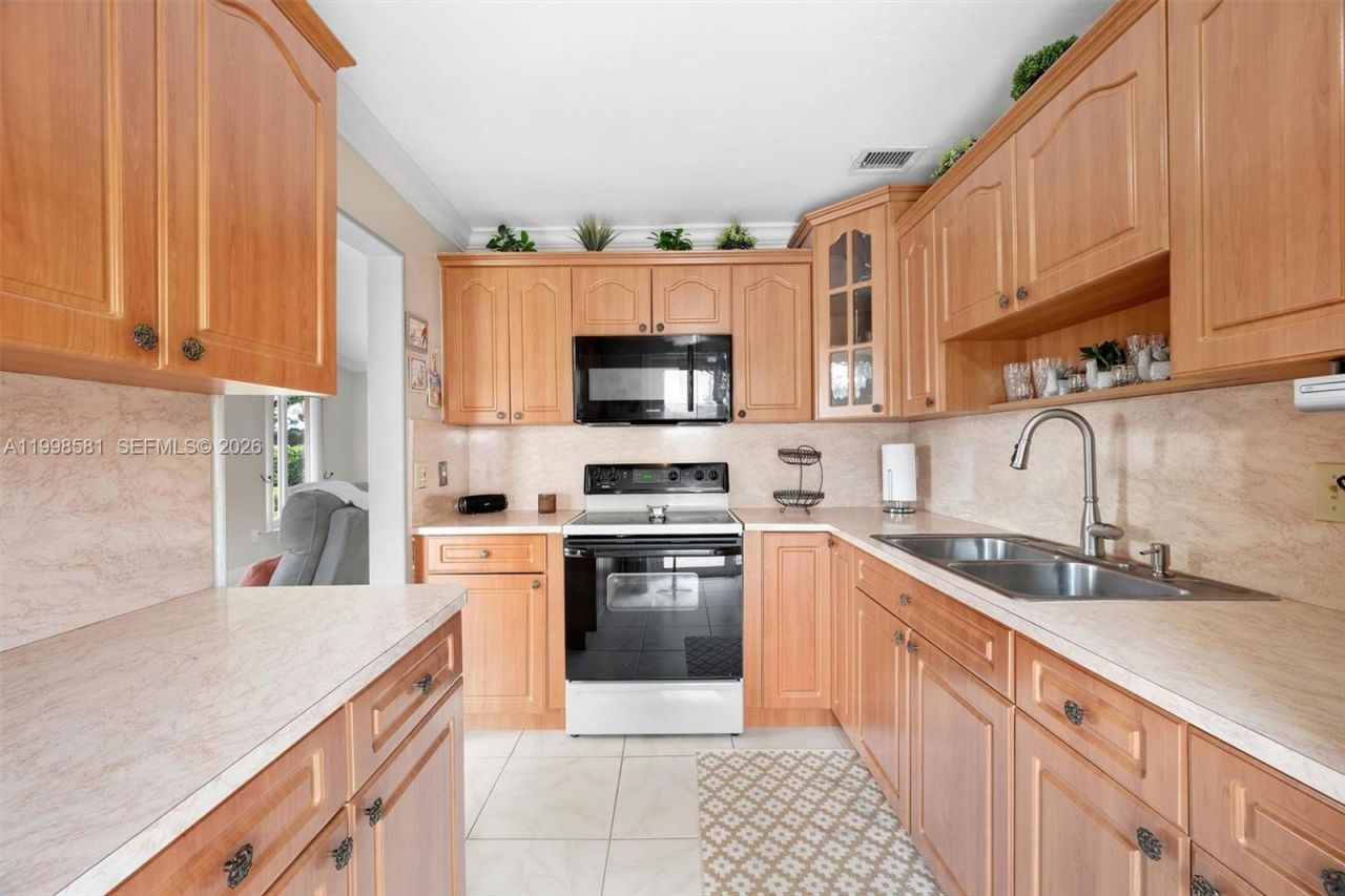 4218 SW 138th Ct, Miami, FL 33175 Photo