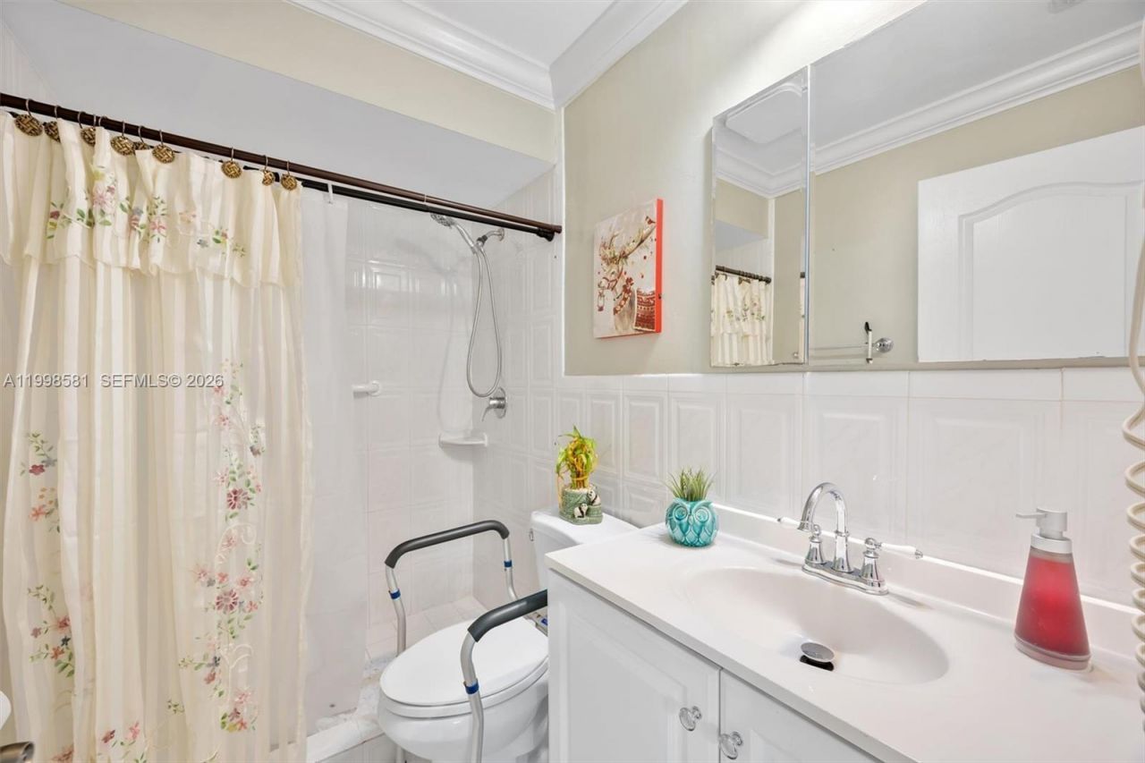 4218 SW 138th Ct, Miami, FL 33175 Photo